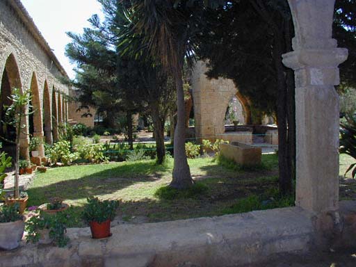 Ayia_Napa_central_square_arches