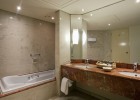 cyprus-hotels-annabelle-hotel-superior-suite-bathroom