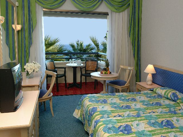 room1111_AT_THE_Palm_Beach