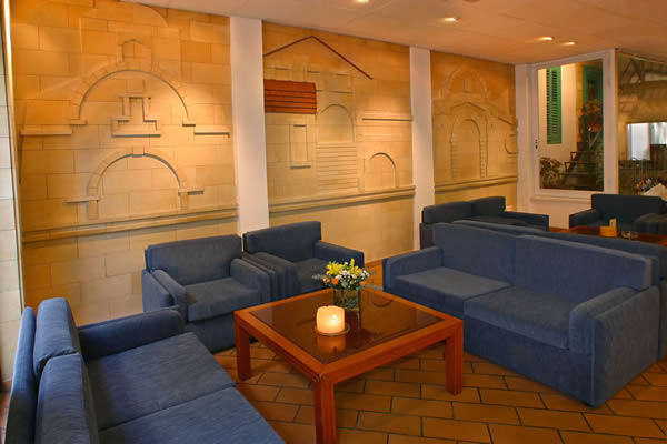 centrum_hotel_lobby