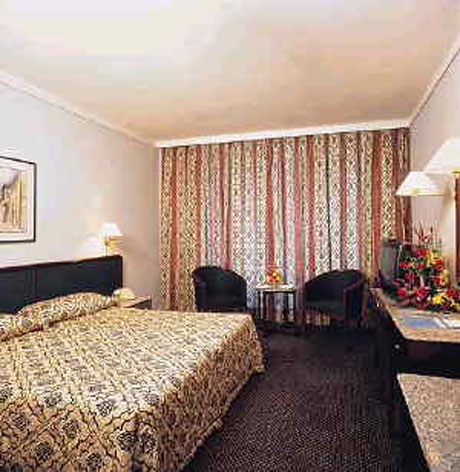 cleopatra_hotel_standard_bedroom