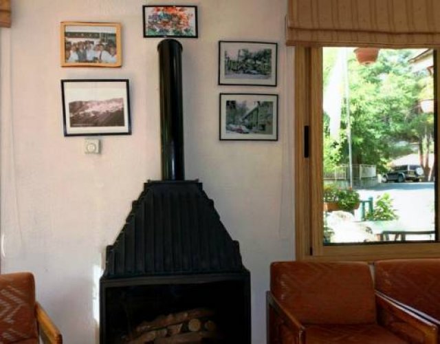 cyprus-hotels-edelweiss-hotel-lobby-with-fireplace