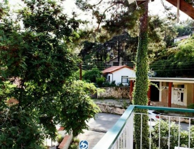 cyprus-hotels-edelweiss-hotel-street-view-balcony