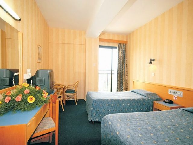 room2541_at_the_kapetanios_bay_hote